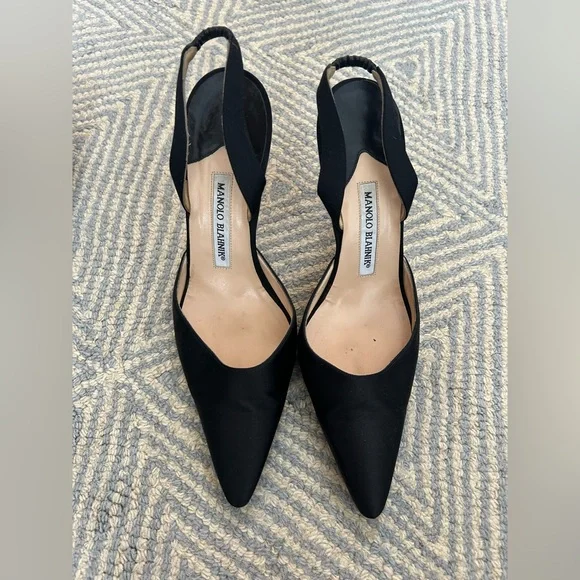 Manolo Blanhik Black Satin Slingback Pumps - Picture 2 of 8